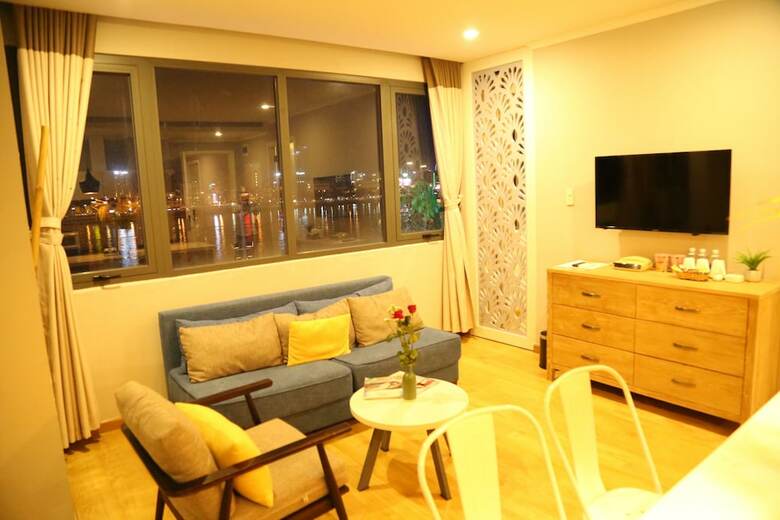 Kaka Hotel Han River