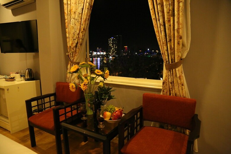 Kaka Hotel Han River