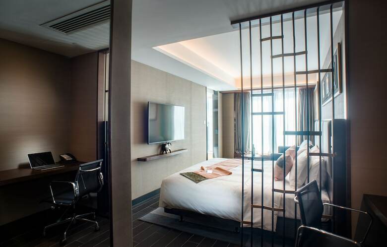 Hotel Soravit On Granville