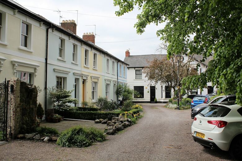 Victorian House Close To Stadium