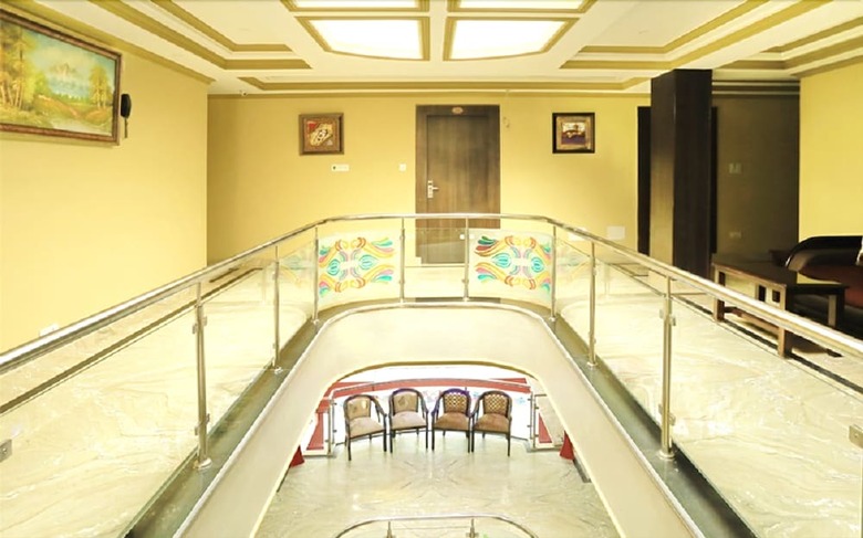 Hotel Crown Plaza Residency
