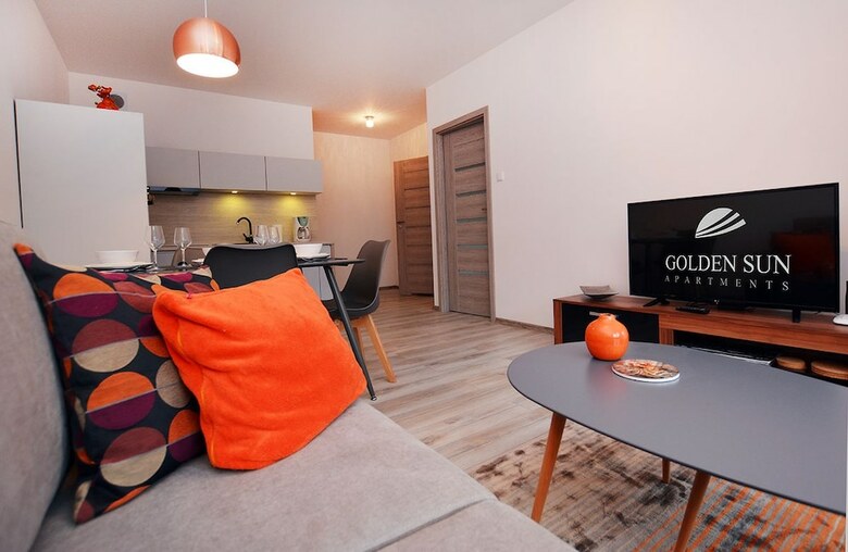 Golden Sun Apartments- Polanki
