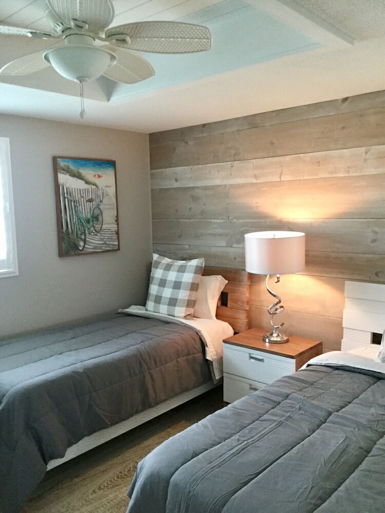 Island House Beach Resort