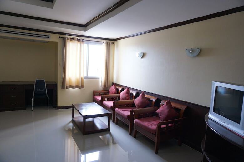 Auychai Grand Hotel