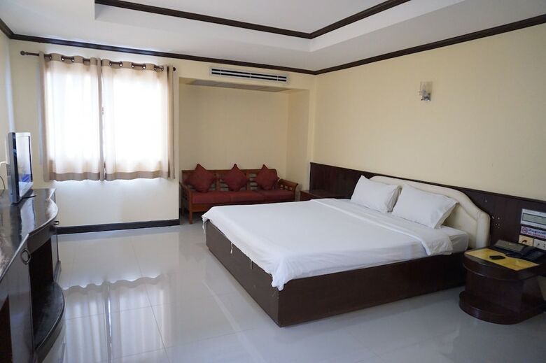Auychai Grand Hotel