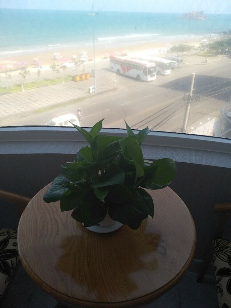 Ngoc Hanh Beach Hotel