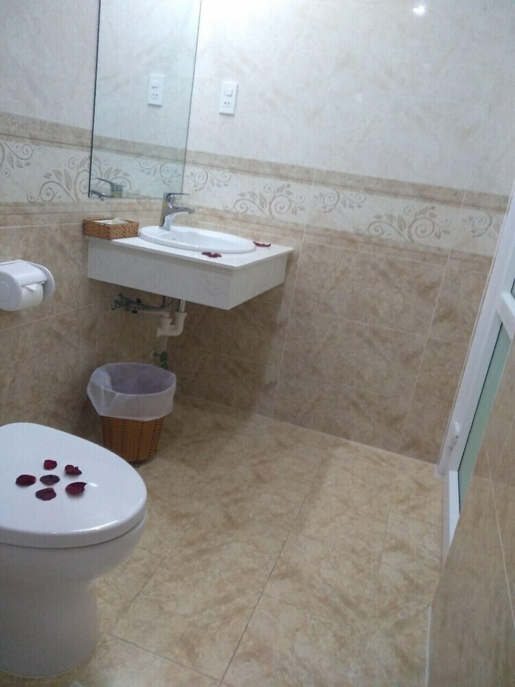 Ngoc Hanh Beach Hotel