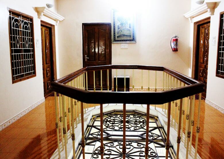 Hotel Alps Residency
