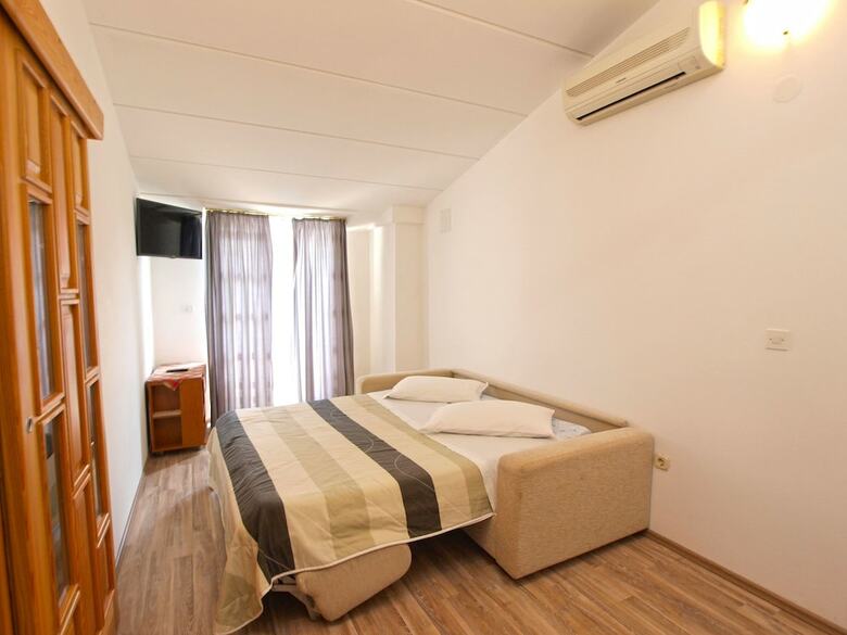 Apartments Romano 1099