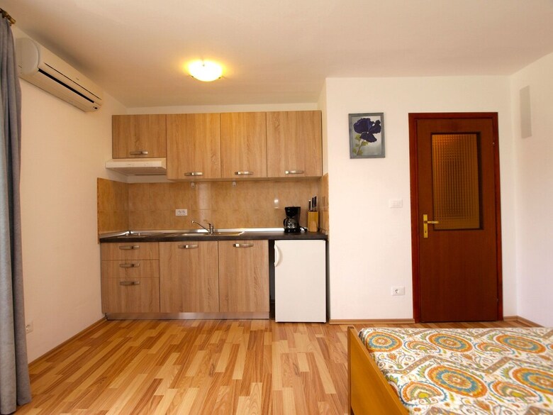 Apartments Romano 1099