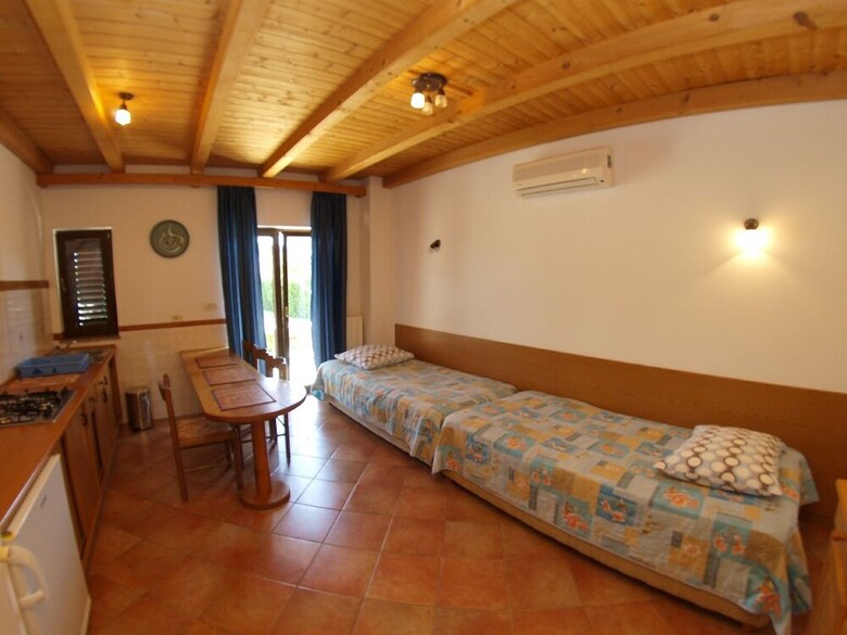 Apartments Pam 379