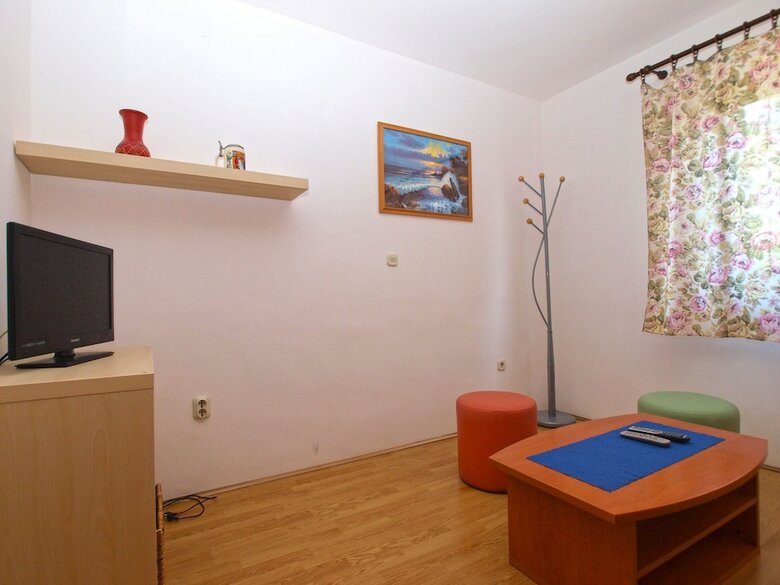 Apartments Mira 295