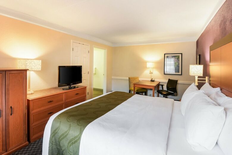Hotel Quality Inn & Suites