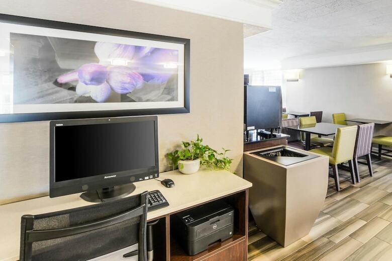 Hotel Quality Inn & Suites