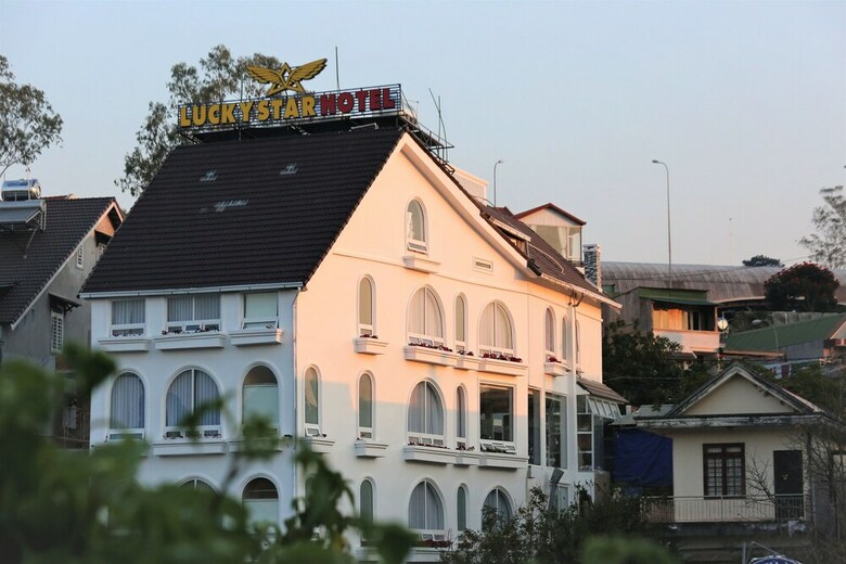 Lucky Star Hotel