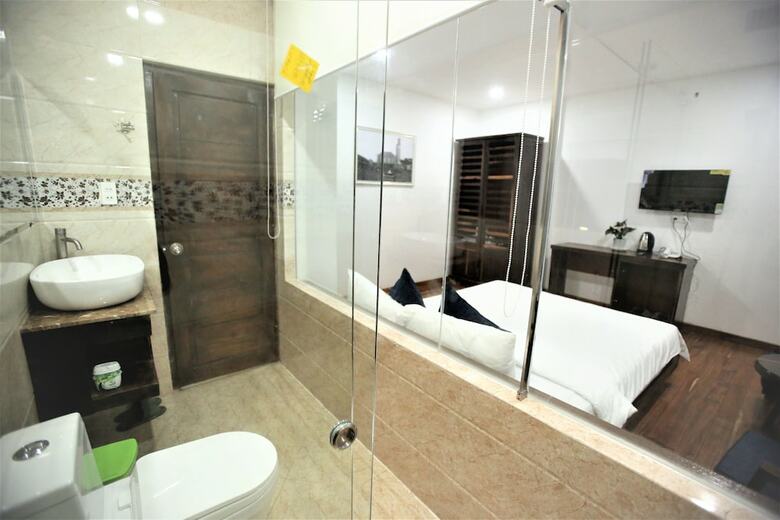 Lucky Star Hotel