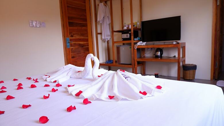 Hotel Bauhinia Resort