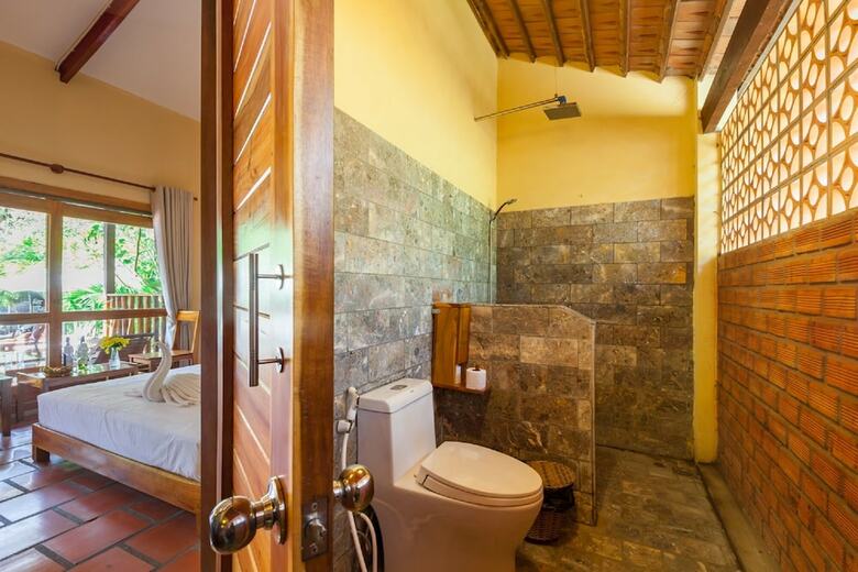 Hotel Bauhinia Resort