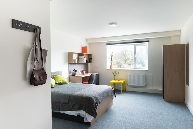 Hostal Aparto- Montrose