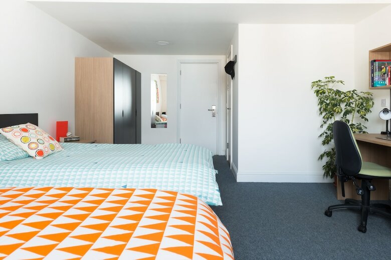Hostal Aparto- Montrose