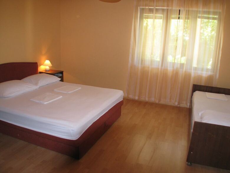 Apartments Miljak