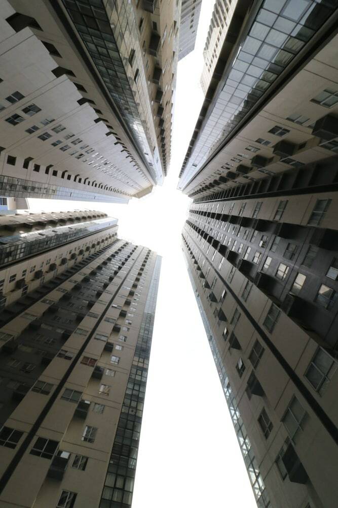 Oasis Regency At Fort Victoria Bgc