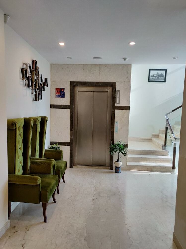 Hotel Maple Grand