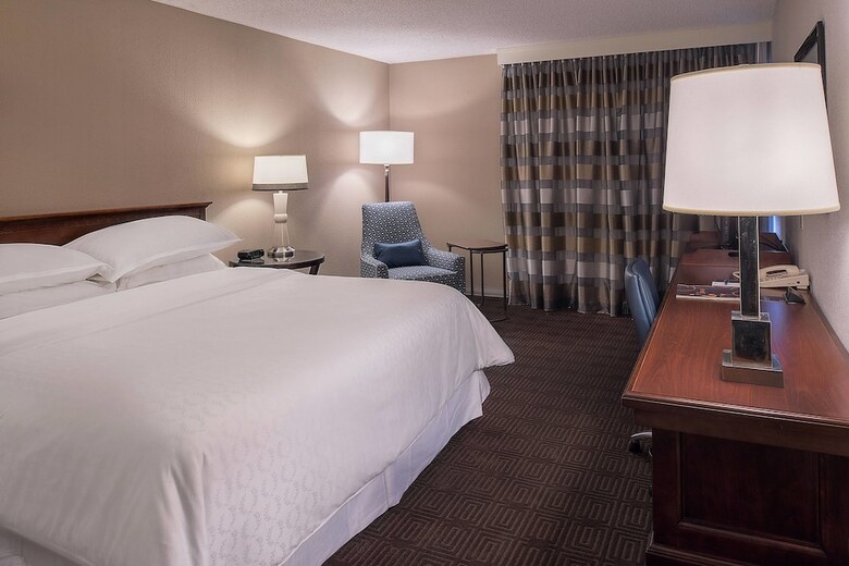 Sheraton Westport Chalet Hotel St. Louis