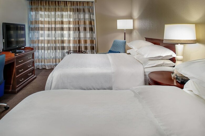 Sheraton Westport Chalet Hotel St. Louis