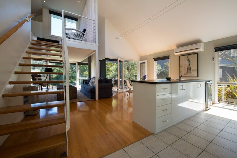 Boatshed Villa Green Door
