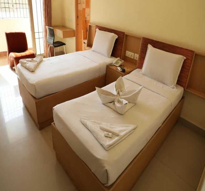 3 Seasons Service Apartment