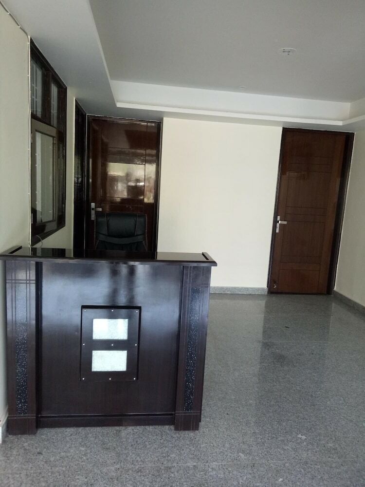 Hotel Srm House