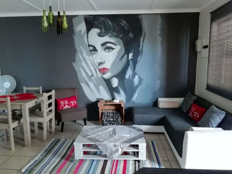 Apartamentos On Main