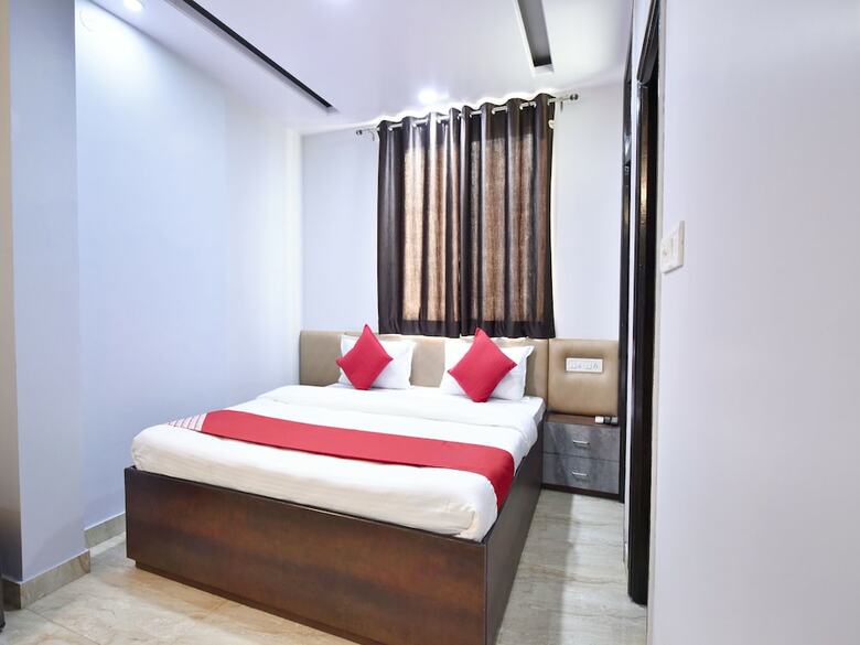 Oyo 12421 Hotel Gt View