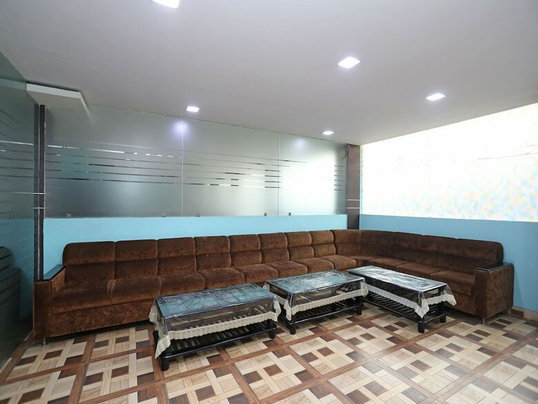 Hotel Oyo 11482 Mahalaxmi Palace