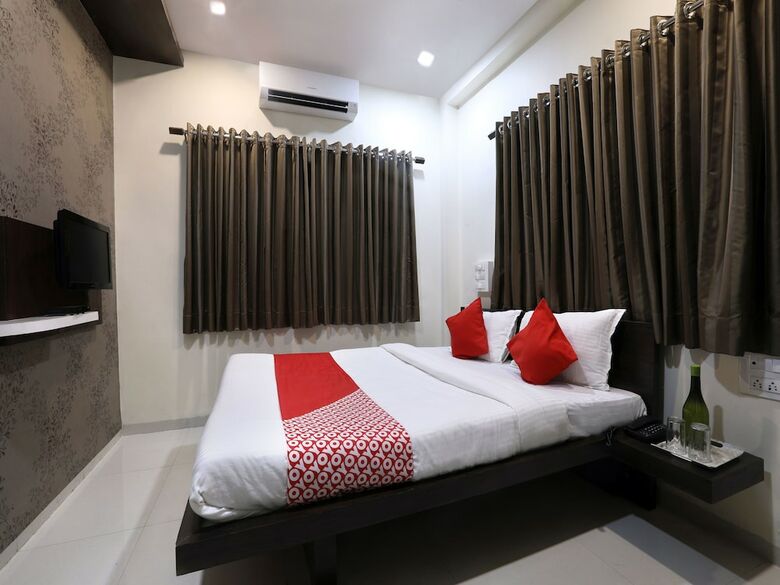 Hotel Oyo 12205 Vishnupriya Regency