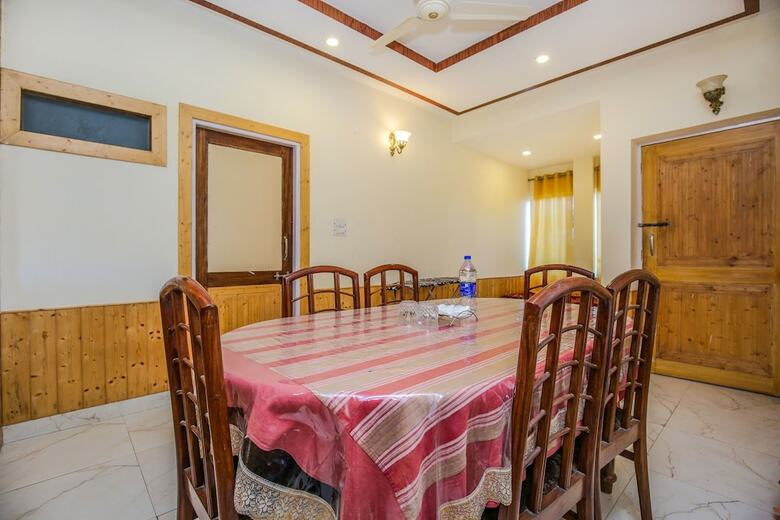 Oyo 12187 Home Luxury Studio Kasauli
