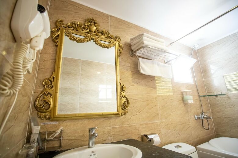 Phung Hoang Golden Hotel