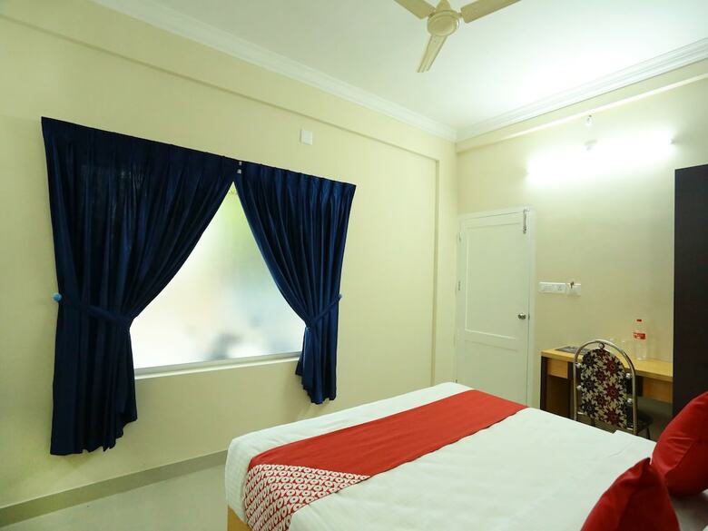 Hotel Oyo 11909 Star Plaza