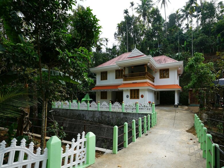 Hotel Oyo 12026 Planter's Villa