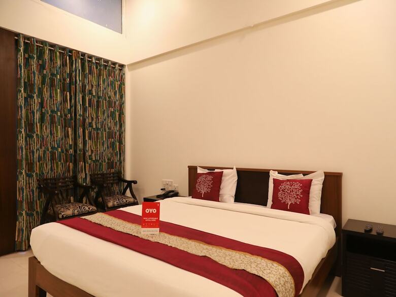 Hotel Oyo 11889 White Hall