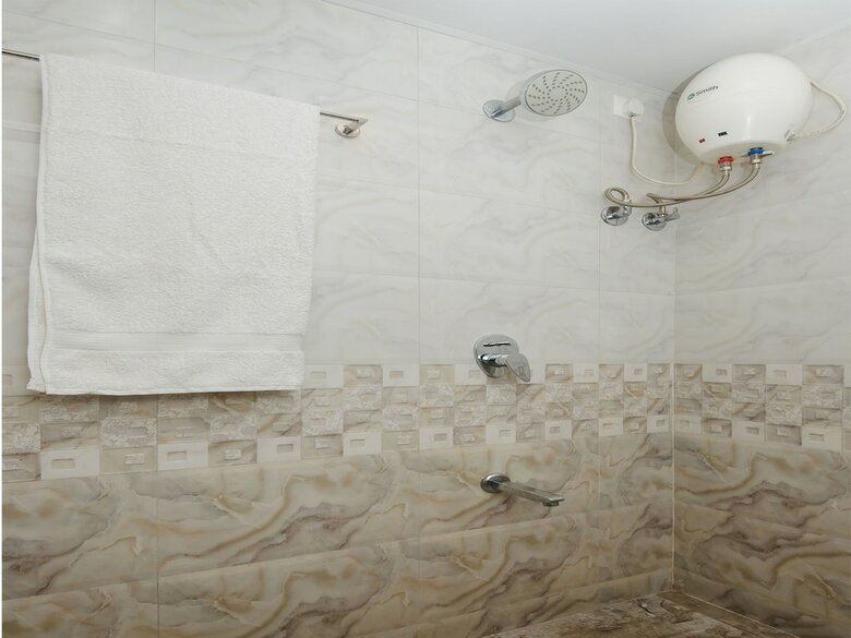Hotel Oyo 11951 Vatsala Suites
