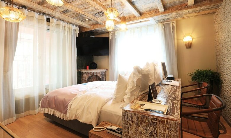 Boutique Hotel February Songjeong