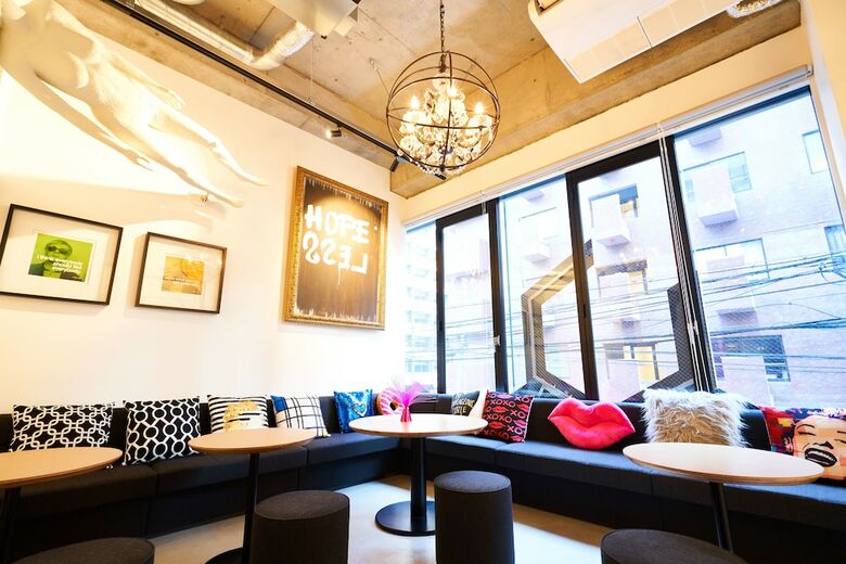 Hostal Catalyst Art Hotel Shinsaibashi