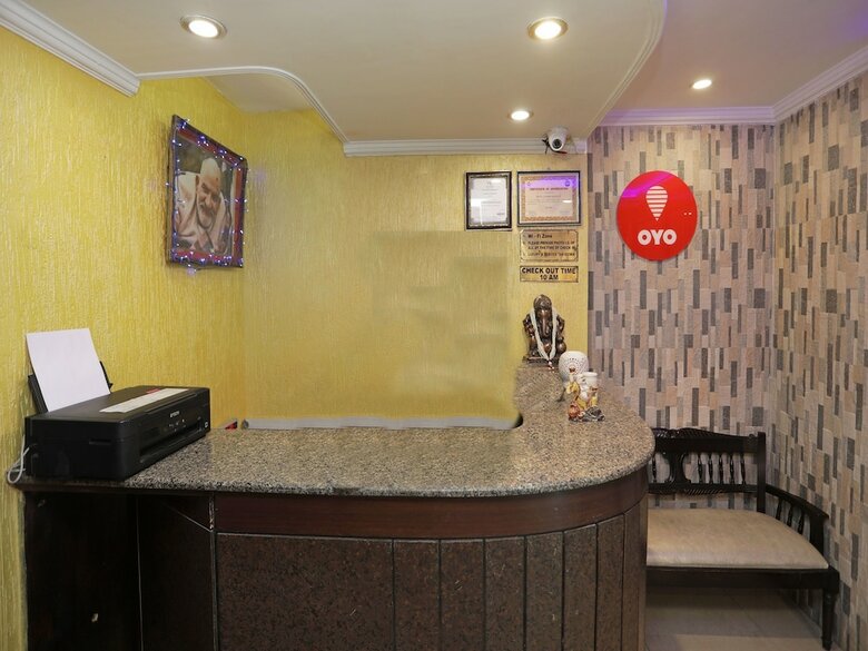 Hotel Oyo 12721 Vansh Regency