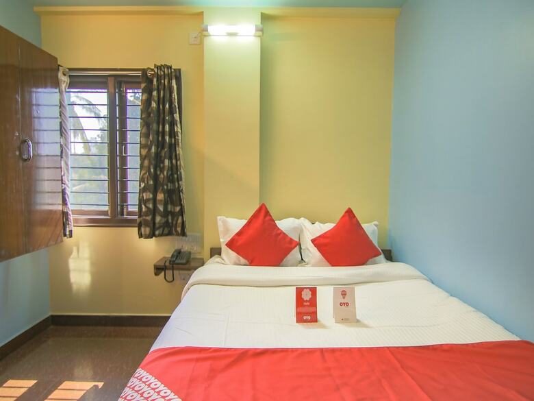 Oyo 10711 Hotel Nsnr Residency