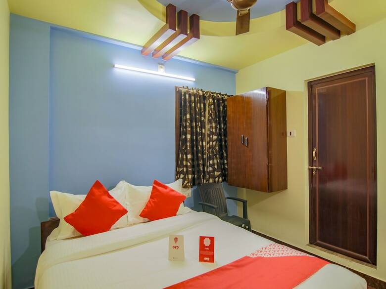 Oyo 10711 Hotel Nsnr Residency