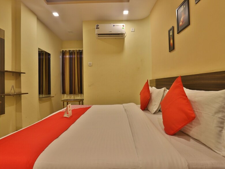 Oyo 11867 Hotel Nilkanth Inn