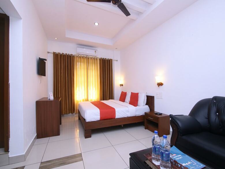 Oyo 11374 Hotel Pearl View Residency
