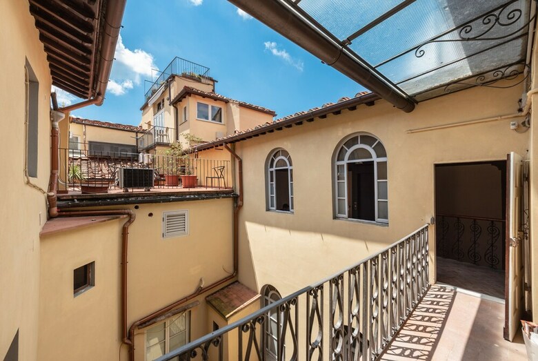 Guicciardini Suite Apartments